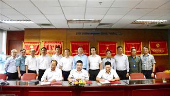 Contract signing ceremony of package No. 3TV-DZ500LC, 500kV Lao Cai – Vinh Yen transmission line project